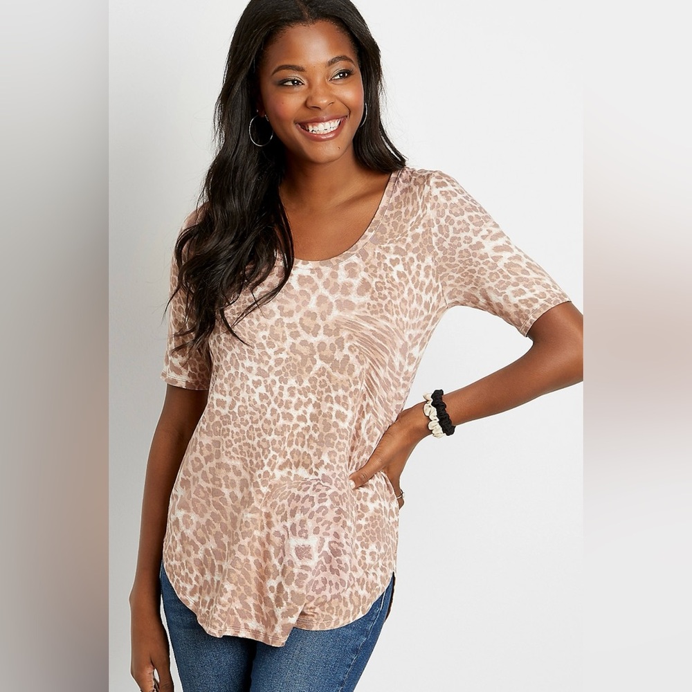 🌸 New Maurices Leopard Print Top Size Large